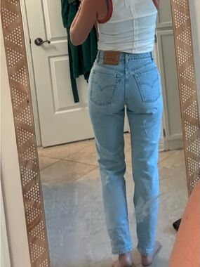 Levi's High Rise Jeans in Light Blue